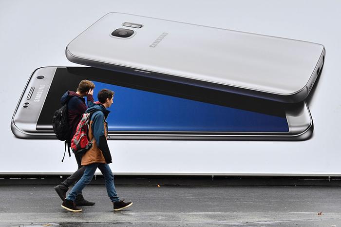 Galaxy S8 có thể không dùng jack cắm tai nghe giống iPhone 7